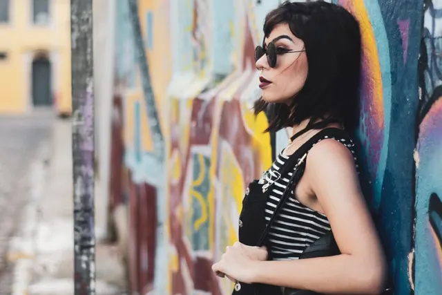 Photo with handbag and glasses