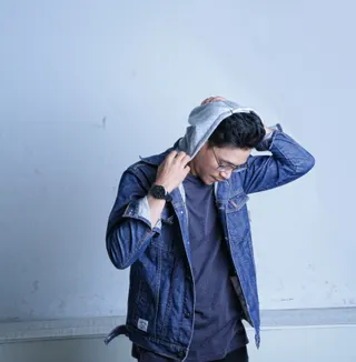 Photo with jacket and glasses