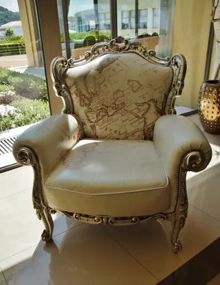 Photo with chair