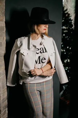 Photo with trousers, jacket and hat