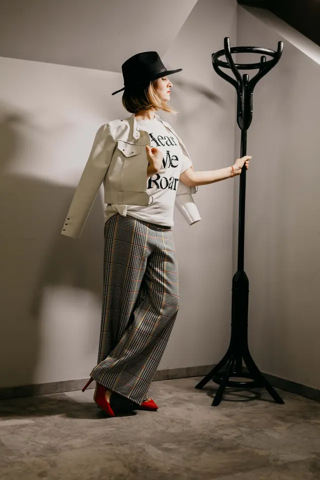 Photo with trousers, shirt, high heels, walking shoe and hat