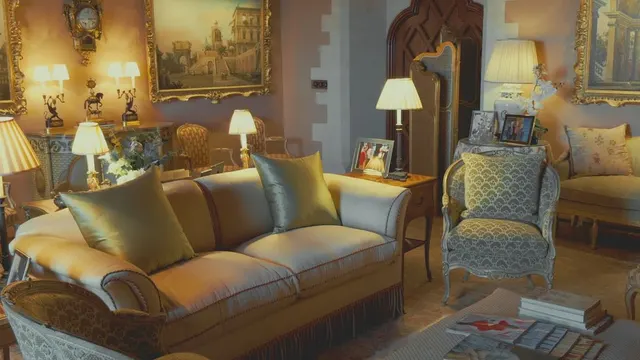 Video with mirror, lamp, chair and sofa